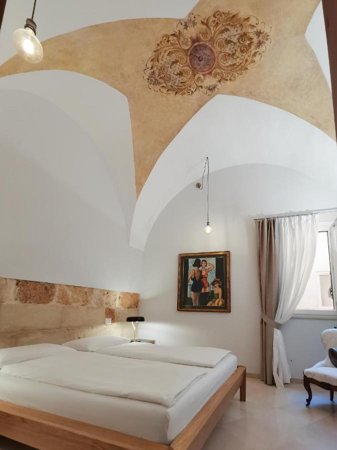 Bed and Breakfast Palazzo Charlie Lecce Exterior foto